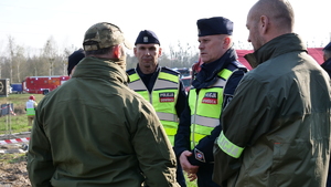dowódcy działań insp. Arkadiusz Sylwestrzak Z-ca Komendanta Wojewódzkiego Policji w Olsztynie i podinsp. Marcin Danowski Komendant Powiatowy Policji w Ostródzie