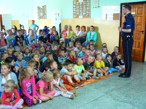 Policjant podczas prelekcji