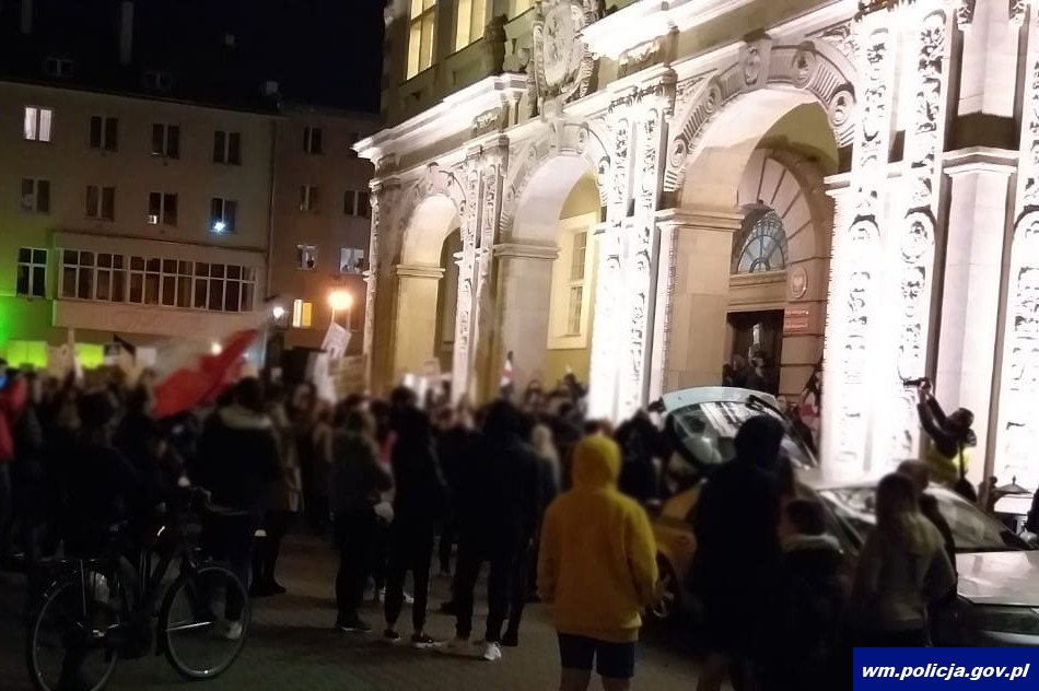 Niszczenie zabytków to przestępstwo! - Aktualności - Komenda Powiatowa