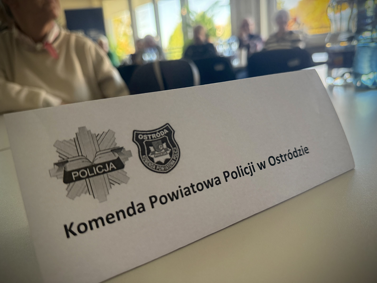 Spotkanie policjantów z seniorami w Ostródzie